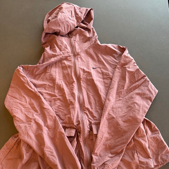 Mauve Nike Women's Rainjacket/Windbreaker - Picture 1 of 5